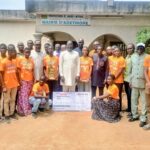 Agoè-Nyivé 6 : les champions du Génie Imhotep 2026 présentent leur trophée au Maire, une jeunesse qui inspire l&rsquo;excellence